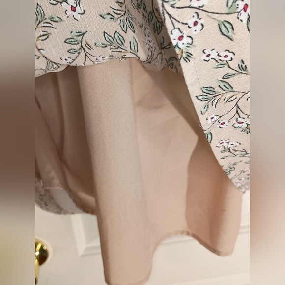 2/$30 Chic Y2K Cottage Ruffled Floral SONJA BETRO cold shoulder top (#1,104) - Picture 9 of 12